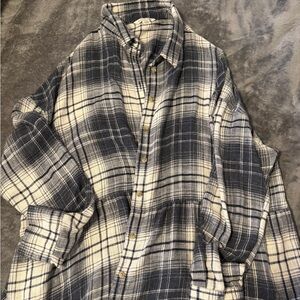 AMERICAN EAGLE FLOWY FLANNEL